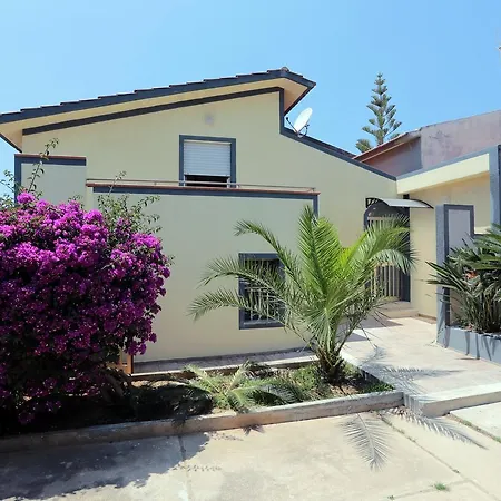 Maison Giuliana Villa Villaggio Azzurro